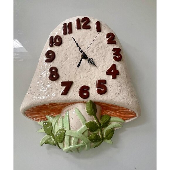 Vintage Mushroom Clock, Pottery Mushroom Working Battery Operated Wall Clock - Picture 1 of 9
